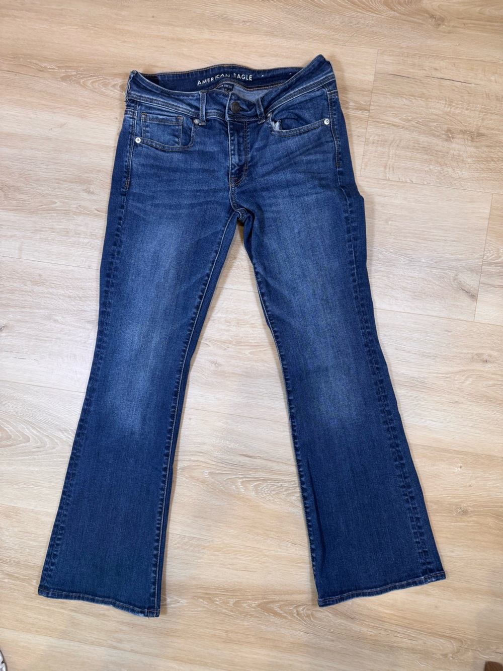 American Eagle Outfitters Women's Kick Boot Jeans in Dark Blue Wash